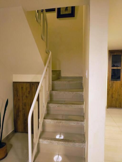 サンタ・ロサ・デ・カバル Casa La Hermosaヴィラ エクステリア 写真